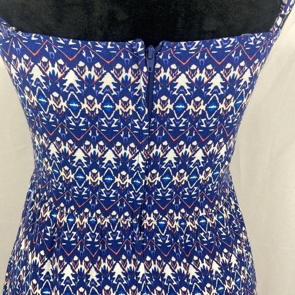 Divided by H&M Blue Geometrical Pattern Mini Dress with Cutout’s - Picture 5 of 7